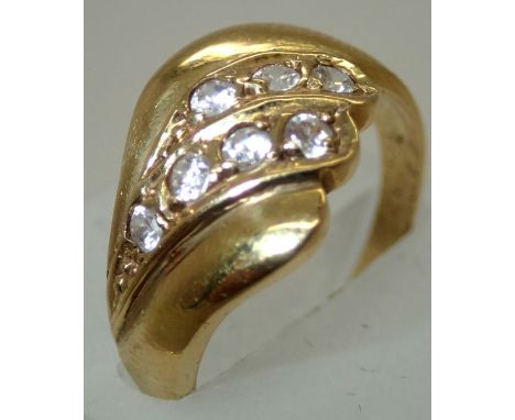 14ct gold ring set with white stones Ring slightly off round size P 4.1g. P&amp;P group 1 (£16 for the first item and £1.50 f