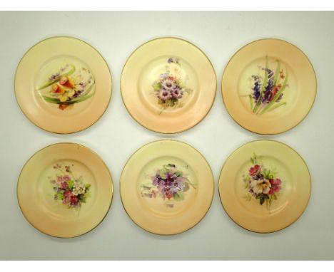 Royal Worcester set of six miniature floral decorated cabinet plates, D: 11.5 cm. P&P group 1 (£16 for the first item and £1.