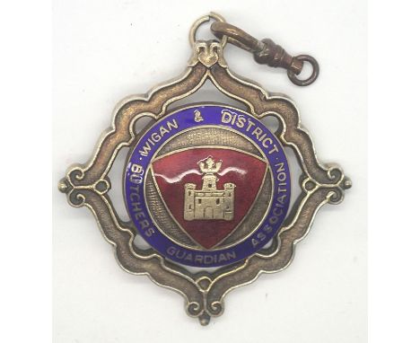 Sterling silver and enamel badge. P&amp;P group 1 (£16 for the first item and £1.50 for subsequent items) 