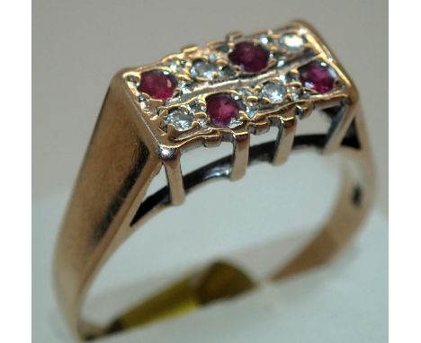 9ct gold, ruby and diamond ring size R 2.9g. P&amp;P group 1 (£16 for the first item and £1.50 for subsequent items) 