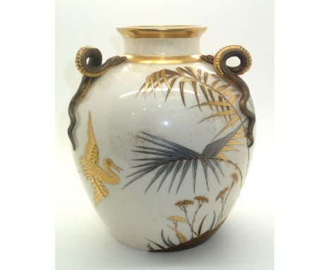 Royal Worcester chinese stylised stork vase with three snake handles H: 20 cm. P&P group 2 (£20 for the first item and £2.50 