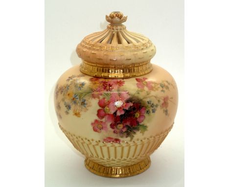 Royal Worcester blush ivory potpourris pot with internal and external covers. P&P group 2 (£20 for the first item and £2.50 f