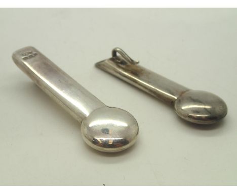 Pair of hallmarked silver buttonhole posy holders assay London 1910 maker FWR 20g. P&amp;P group 1 (£16 for the first item an