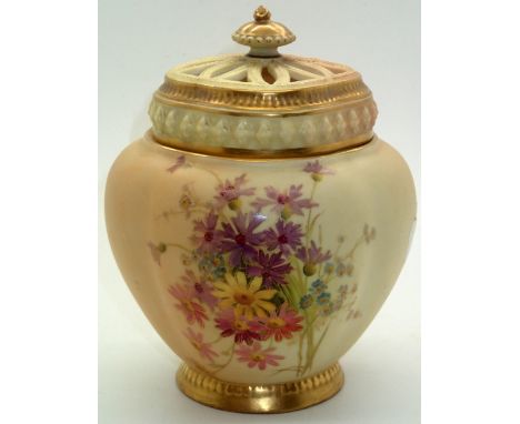 Royal Worcester blush ivory potpourris jar with internal and external covers, H: 14 cm. P&P group 2 (£20 for the first item a
