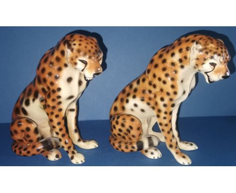Pair of Italian Ceramic Cheetahs - approximately H: 15 cm. P&P group 2 (£20 for the first item and £2.50 for subsequent items