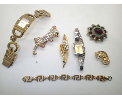 Quantity of mixed jewellery. P&amp;P group 1 (£16 for the first item and £1.50 for subsequent items) 