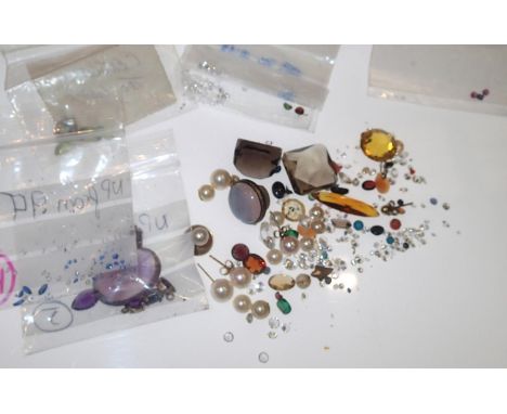 Loose gemstones: mixed stones including citrine, peridot and amethyst, largest amethyst 22 x 17 mm, 45g total. P&amp;P group 