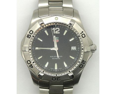 Tag Heuer Aquaracer gents stainless steel wristwatch with black dial. Recently serviced in original box. P&P group 1 (16 for 