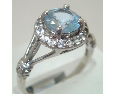 Silver fancy stone set ring size L 2.4g. P&amp;P group 1 (£16 for the first item and £1.50 for subsequent items) 