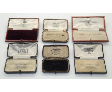 Six mixed vintage brooch boxes, including Harrods, Goldsmiths and Silversmiths examples. P&amp;P group 1 (£16 for the first i