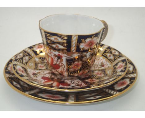 Royal Crown Derby trio, pattern no. 2451. P&P group 2 (£20 for the first item and £2.50 for subsequent items)Condition Report