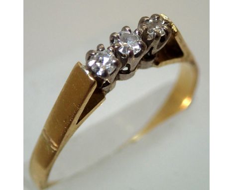 9ct gold three diamond ring size Q 2.8g. P&amp;P group 1 (£16 for the first item and £1.50 for subsequent items) 
