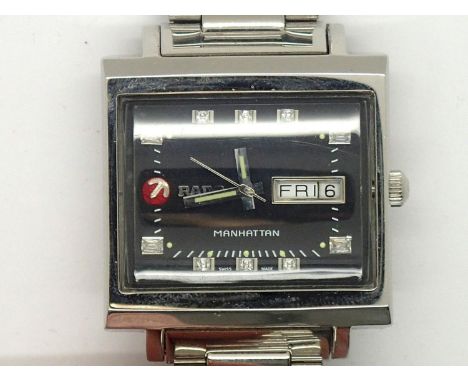 Vintage 1970s gents Rado Manhattan 25 jewel day date automatic wristwatch with TV screw case and original bracelet and spare 