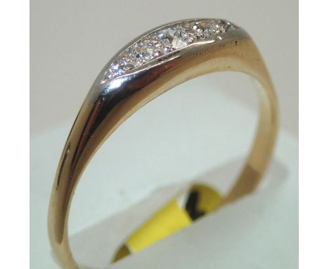 Antique 18ct gold five stone diamond ring size P 2.7g. P&amp;P group 1 (£16 for the first item and £1.50 for subsequent items