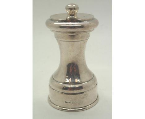 Hallmarked silver pepper grinder assay Birmingham 1912 maker JG &amp; S H fully hallmarked to top and bottom. Couple of very 