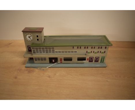 A Marklin pre-war tin plate HO scale Station, length 34cm, height 14cm, depth 12cm