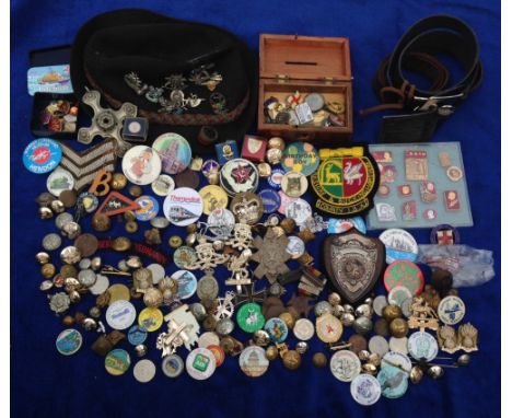 Badges/Buttons, selection, various ages inc approx 80 military buttons, 'V' for Victory WW2 pin badge, National Savings ename