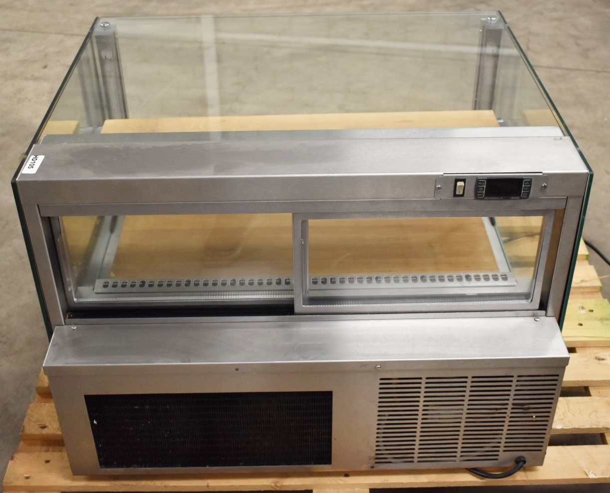 1 x Counterline Chilled Countertop Display With Sliding Doors