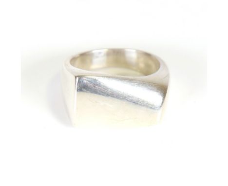 GEORG JENSEN - a Vintage Danish stylised sterling silver Plaza ring, designed by Henning Koppel, model no. 141, setting heigh