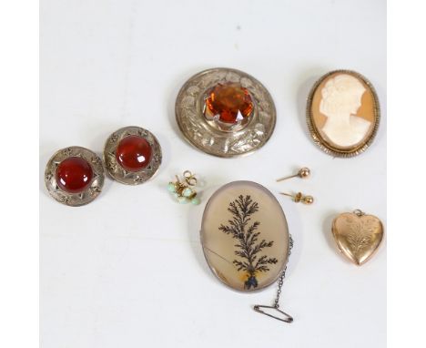 Various jewellery, including dendritic agate brooch, pair of Dower & Hall silver carnelian earrings, 9ct back and front heart