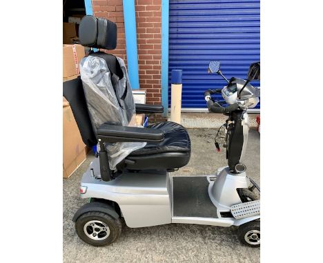 Quingo Arc mobility scooter with key, charger, manual and bag. Working