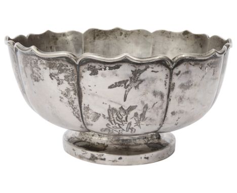Chinese export silver bowl c.1900marked for Woshing, Shanghai, of circular form with petal lobed rim, the petals alternately 
