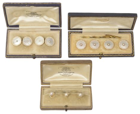 Three Edwardian gentleman's accessoriesa pair of white enamel, half pearl and 18ct yellow gold circular cuff links with chain