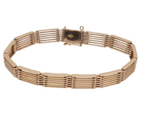 A Continental seven bar gate braceletmarked on the reverse of the clasp 15length 9cm., weight approximately 20.5gCondition: B