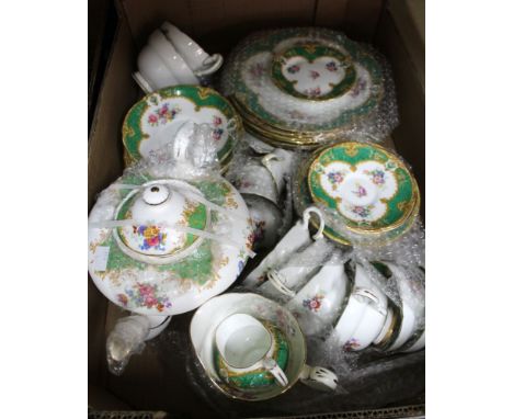 A Paragon part tea set, includes teapot