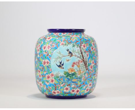 Vase in Longwy enamel decorated with flowersÂ&nbsp; - Weight: 1.66 kg - Shipping available - Region: France - Sizes: H 200 x 