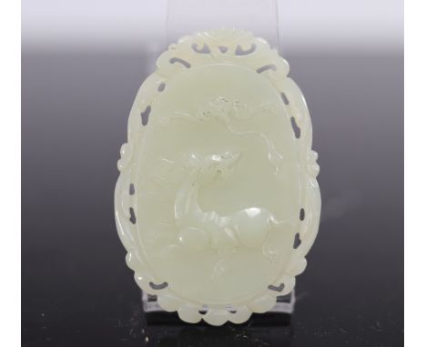 White jade plaque carved with a horse in bas-relief from Qing period (æ¸…æœ) - Weight: 39 g - Shipping available - Region: Ch
