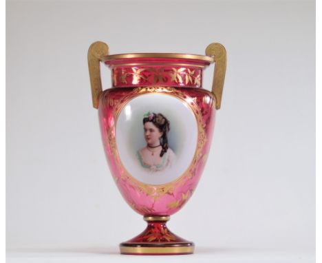 Bohemian Medici vase with a portrait of a young woman from 19th centuryÂ&nbsp; - Weight: 1.42 kg - Shipping available - Regio