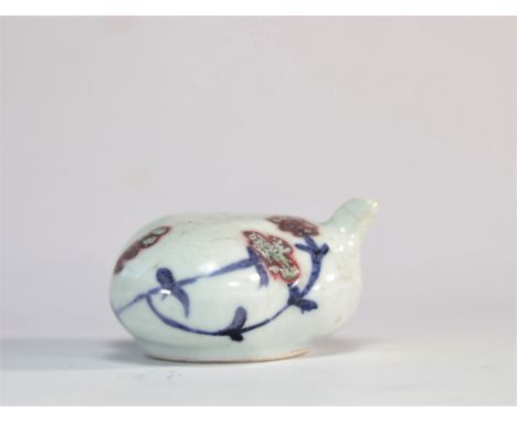 Porcelain teapot in the shape of a fruit decorated with flaming flowers - Weight: 230 g - Shipping available - Region: Asie -