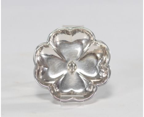 Clover dish in 925 silver with a small ladybird in the centre signed Chopard - Weight: 28 g - Shipping available - Region: Su