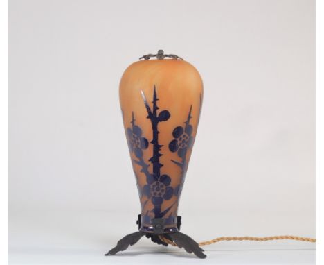 Nightlight "Verre Francais" decorated with hawthorns (year 1919) - Weight: 515 g - Shipping available - Region: France - Size