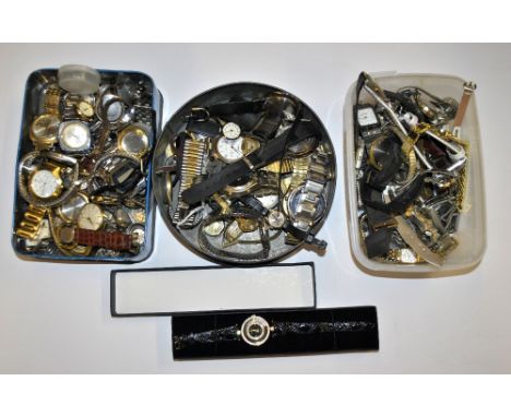 A quantity of mixed vintage gents and ladies watches.