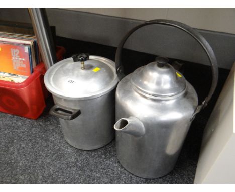 A vintage aluminium fruit steamer & large teapot