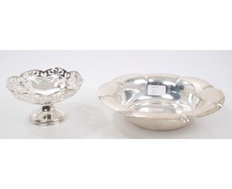 Edwardian silver dish of circular form, with fluted petal border (Sheffield 1926), Barraclough & Sons, together with a 1920s 