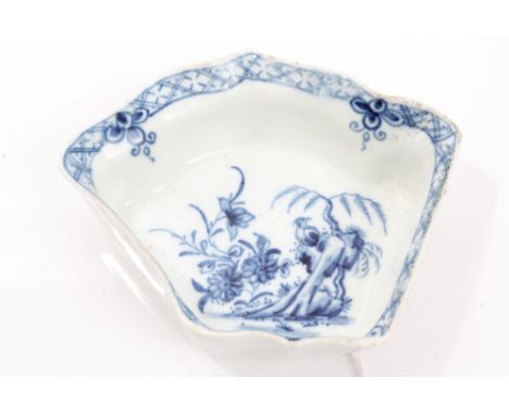 18th century Worcester blue and white fan-shaped hors d'oeuvres tray with painted 'Willow Rock Bird' pattern decoration - blu