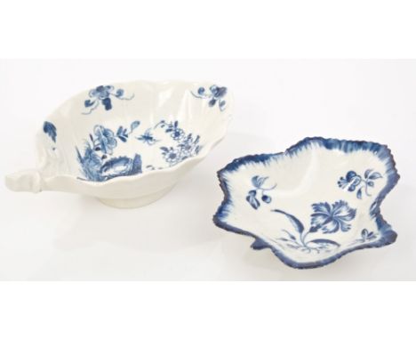 18th century Worcester blue and white leaf-shaped pickle dish with printed floral decoration, serrated edge - moulded veins a