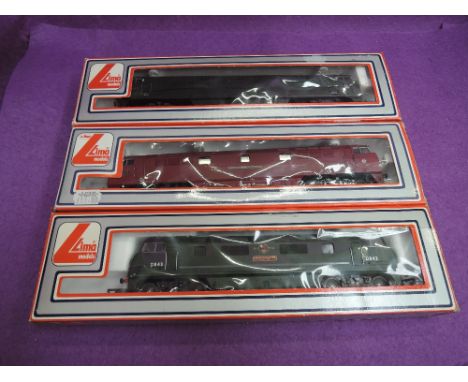 Three Lima 00 gauge diesel locomotives, Shapshooter, Western Pioneer and Western Gladiator, all boxed