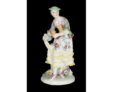 A MID 18TH CENTURY DUESBURY &amp; CO DERBY PORCELAIN FIGURE - A SCOTTISH DANCER 15cm high, patch marked circular base