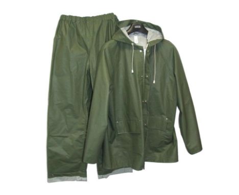 Mens Waterproof Jacket &amp; Trousers size XL  CONDITION REPORT 