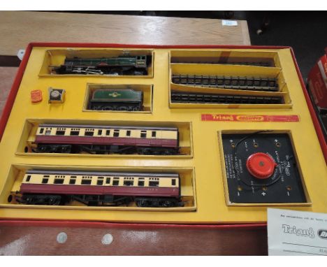 A selection of Triang 00 gauge including Train Set R3B containing 4-6-2 loco & tender Princess Elizabeth in original box,  a 