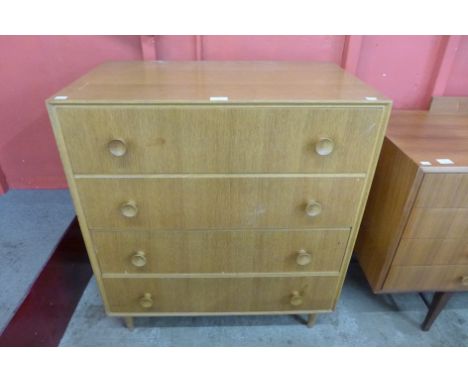 A Meredew light oak chest of drawers 