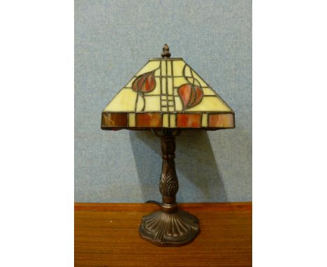 A Tiffany style table lamp 