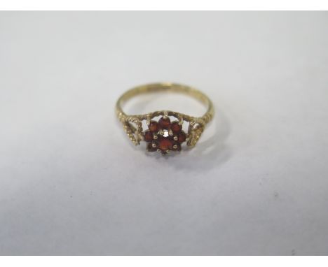 A 9ct gold garnet ring, size K, approx 1.7 grams, in good condition, but with some usage marks 
