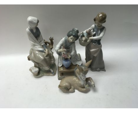 4 Lladro figures
