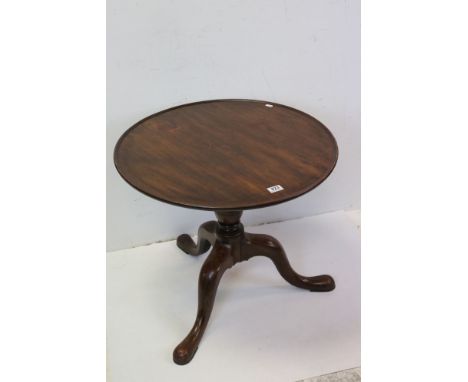 George III Mahogany Pedestal Lamp Table with circular tray top and raised on three splay legs, 66cms diameter x 58cms high 