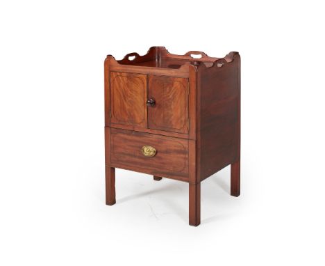 GEORGE III MAHOGANY BEDSIDE COMMODE 18TH CENTURY the tray top above a pair of cupboard doors and a sliding base fitted with a